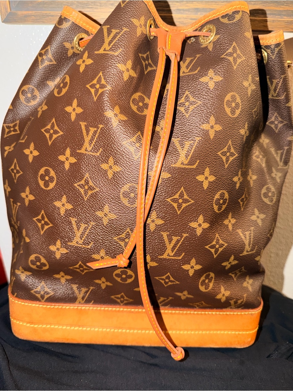 Louis Vuitton Monogram Canvas Drawstring Bucket Bag Neo Noe GM vintage